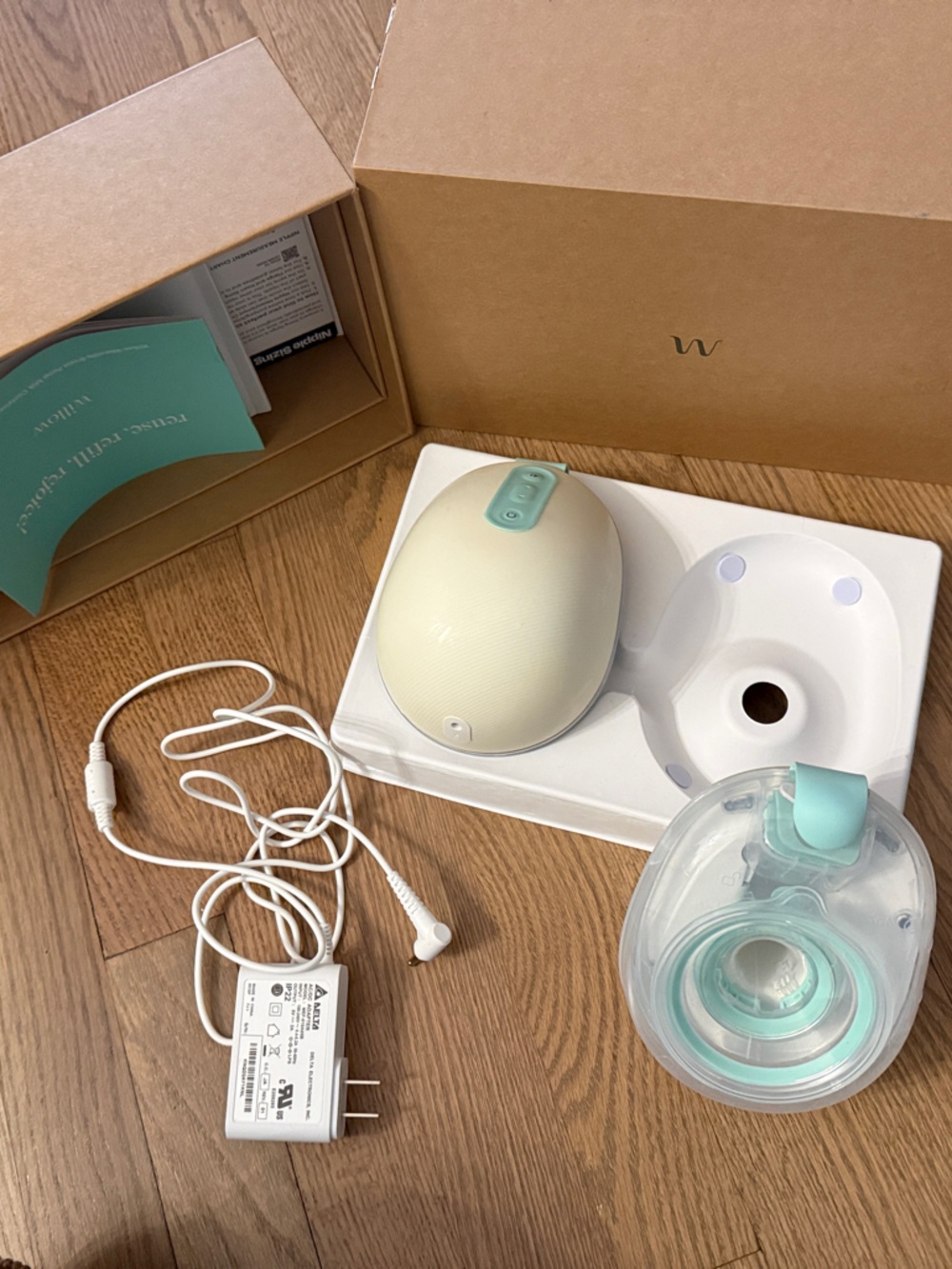 Electric Breast Pump with Mint Accents